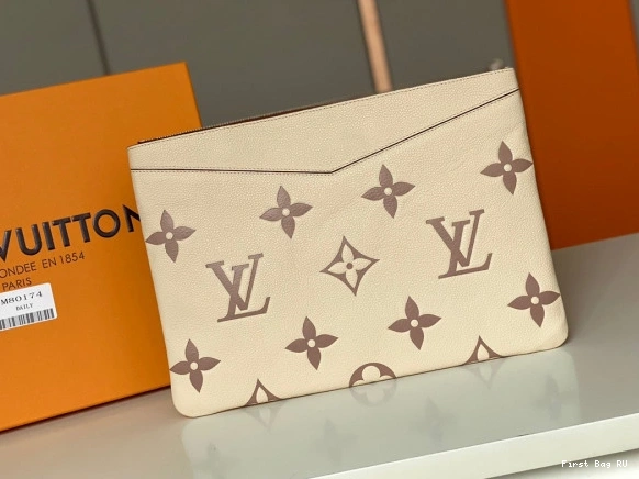 First bag ru LOUIS VUITTON POUCH DAILY 0818